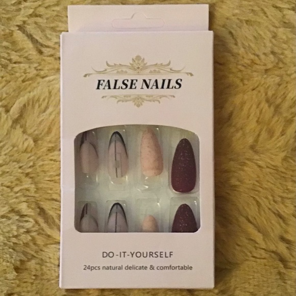 💥2for15$💥 French manicure style reusable false nails - Picture 3 of 7